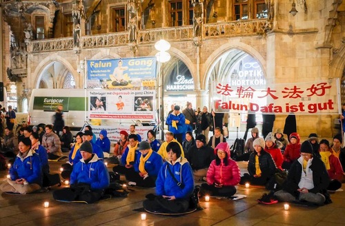 Image for article مونیخ، آلمان: مراسم شمع‌افروزی به منظور درخواست خاتمۀ آزار و شکنجه در چین