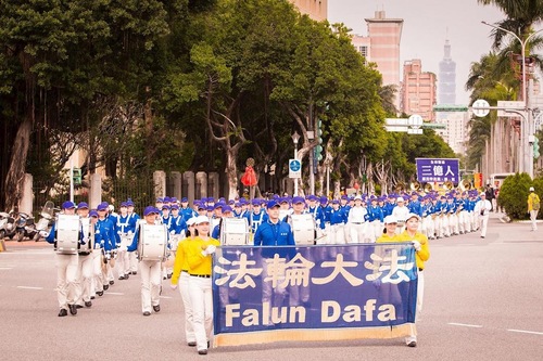 Image for article تایوان: راهپیمایی و تجمع در تایپه به‌منظور گرامی‌داشت دادخواست صلح‌آمیز سال 1999