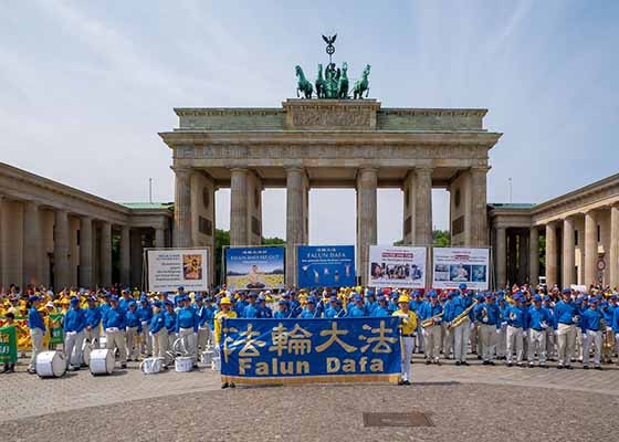Image for article حمایت گسترده از راهپیمایی در برلین برای پایان دادن به آزار و شکنجه فالون گونگ در چین