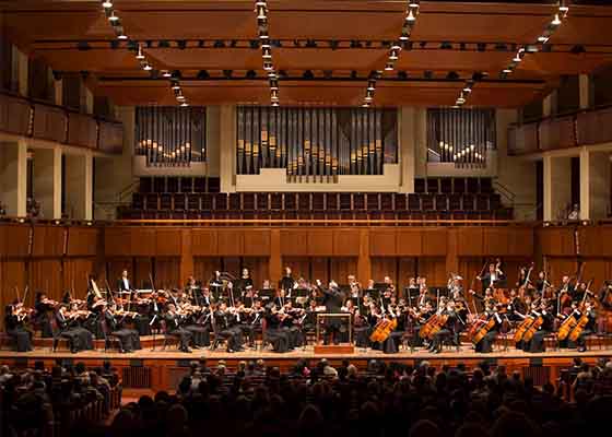 Image for article ارکستر سمفونی شن یون به تور خود در شیکاگو، ایلینوی، پایان می‌دهد