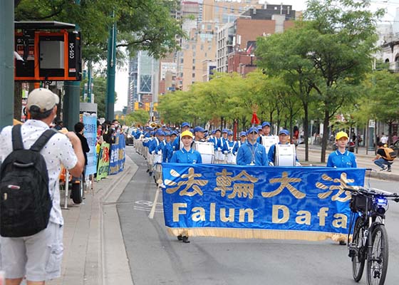 Image for article کانادا: در راهپیمایی تورنتو، چینی‌ها به‌طور علنی از ح‌ک‌چ خارج می‌شوند