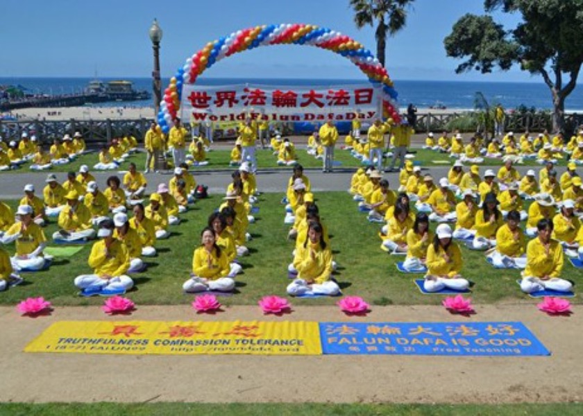 Image for article لس آنجلس، ایالات متحده: تمرین‌کنندگان فالون دافا در منطقه لس‌آنجلس روز جهانی فالون دافا را جشن می‌گیرند
