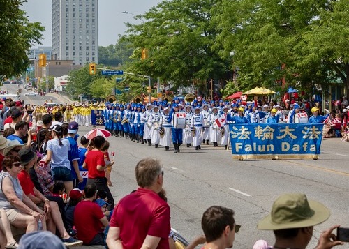Image for article کانادا: استقبال از فالون دافا در راهپیمایی روز کانادا در میسیساگا