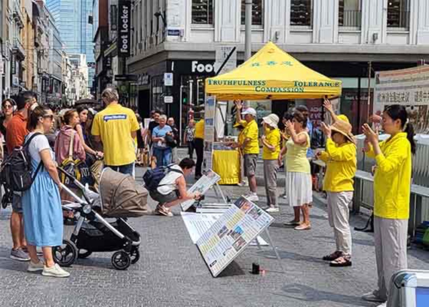 Image for article بلژیک: مردم در رویدادی در بروکسل، برداشت اجباری اعضای بدنِ تمرین‌کنندگان را محکوم کردند