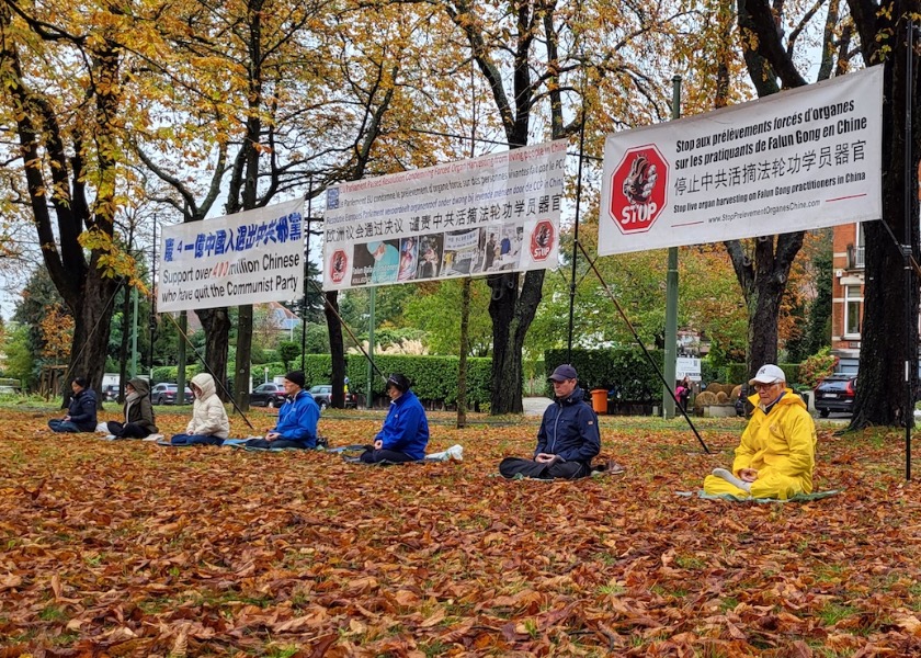 Image for article بلژیک: اعتراض صلح‌آمیز در مقابل سفارت چین به‌منظور افشای آزار و شکنجه فالون دافا به‌دست رژیم کمونیستی