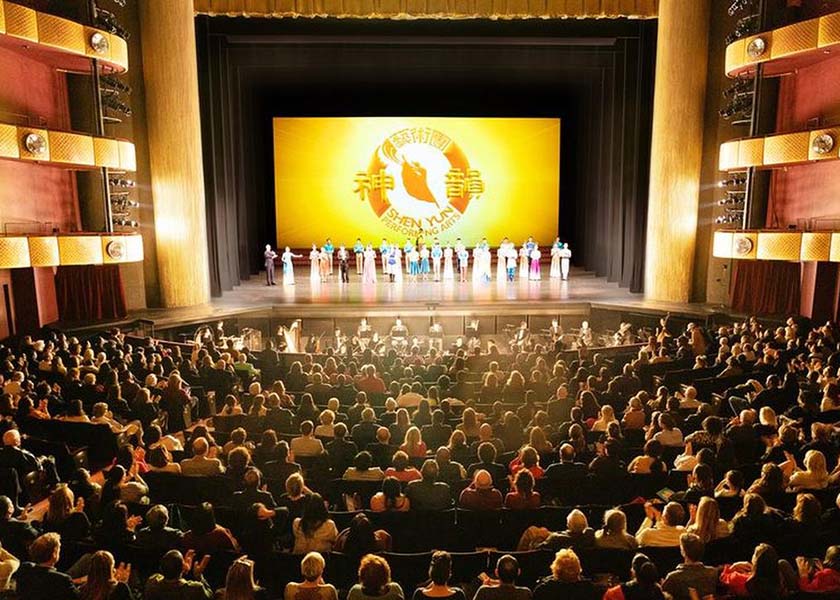 Image for article تگزاس: شهردار هوستون با صدور اعلامیه‌ای هفتۀ هنرهای نمایشی شن یون را در هوستون اعلام کرد