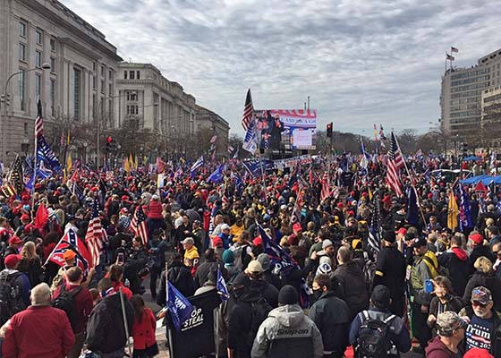 Image for article واشنگتن دی‌سی: صدهاهزار نفر گرد هم آمدند تا از ترامپ حمایت کرده و برای آمریکا دعا ‌کنند