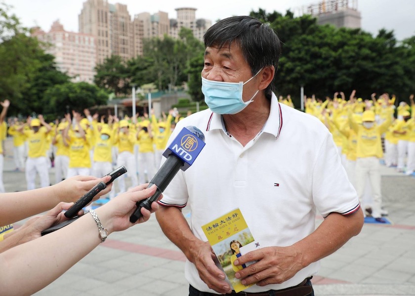 Image for article تایچونگ، تایوان: مقامات منتخب برای پایان دادن به آزار و شکنجه فالون دافا در چین به مراسم شمع‌افروزی پیوستند