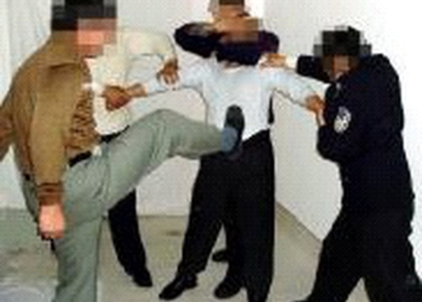 Image for article مردی ۳۴ساله اهل هاربین ۷ سال شکنجه‌های وحشیانه را در زندان تحمل کرد