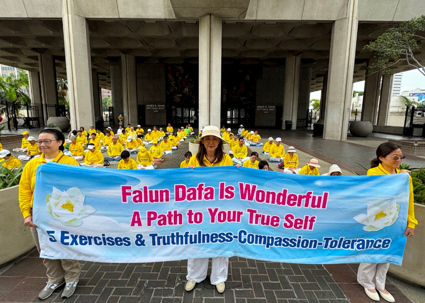 Image for article لس‌آنجلس، ایالات متحده: اعتراض به سرکوب فرامرزی اعمال‌شده توسط ح.ک.چ مقابل سیتی هال