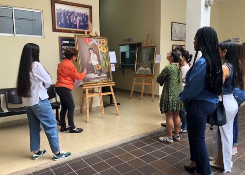 Image for article کلمبیا: قضات مدئین تحت‌ تأثیر نمایشگاه هنر حقیقت، نیک‌خواهی، بردباری قرار گرفتند