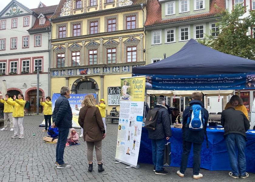 Image for article ارفورت، آلمان: مردم پس از آگاهی درباره‌ فالون دافا، خواستار حفاظت از آزادی عقیده شدند