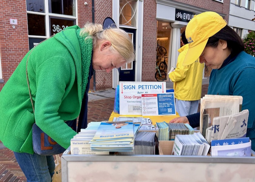 Image for article هلند: گزارش روزنامهٔ واسنار دربارهٔ روز اطلاع‌رسانی فالون دافا
