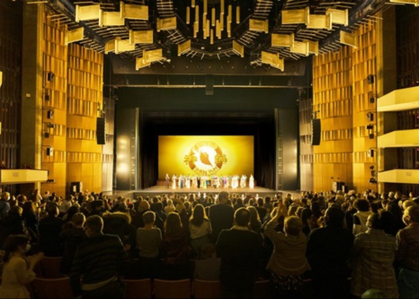 Image for article نمایندۀ کنگرۀ ایالات متحده به شن یون خوشامد می‌گوید