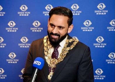 Image for article بریتانیا: شهرداران تحت ‌تأثیر سطح هنری بالای شن یون قرار گرفتند