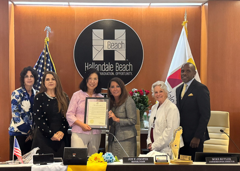 Image for article شهرداران چهار شهر در جنوب فلوریدا شرکت هنرهای نمایشی شن یون را مورد تقدیر قرار دادند